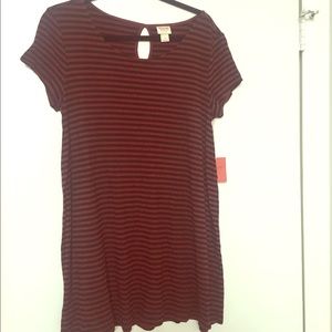 Short sleeved shirt or dress